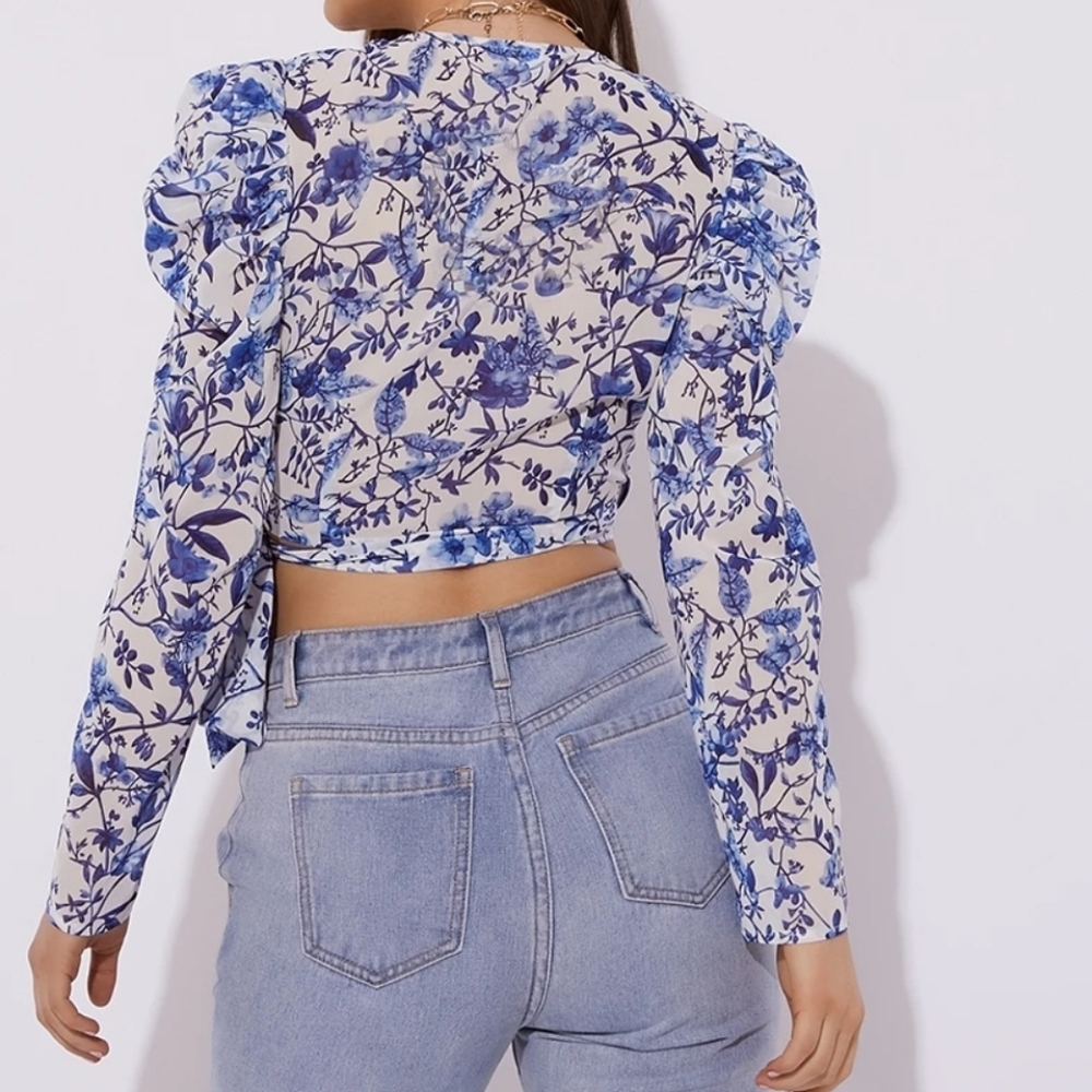 Blue Floral Wrap Top - Lorna Luxe x In the Style - Picture 5 of 7